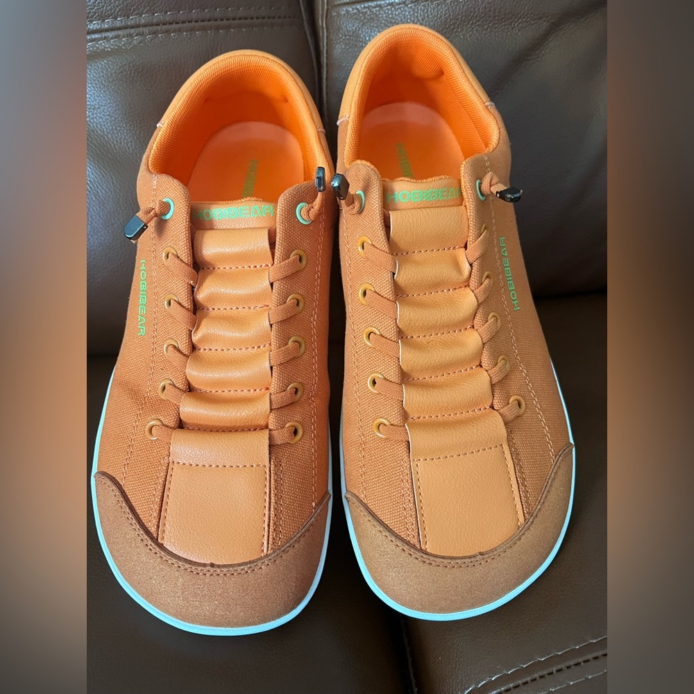 NWOB Hobibear Barefoot Minimalist Unisex Shoe, Orange, 43